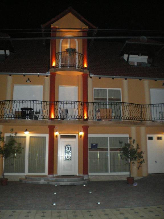 Mediterran-Apartmanok-Harkány Εξωτερικό φωτογραφία